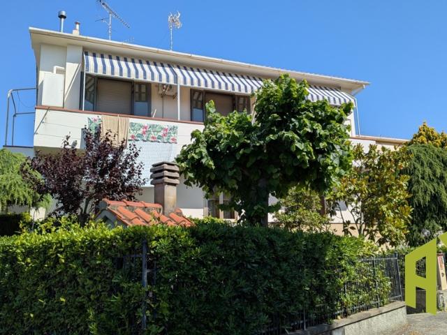 Casa indipendente con giardino in via delle pescine, Rosignano Marittimo