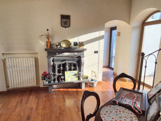 Casa indipendente con giardino in via garibaldi, Lauriano