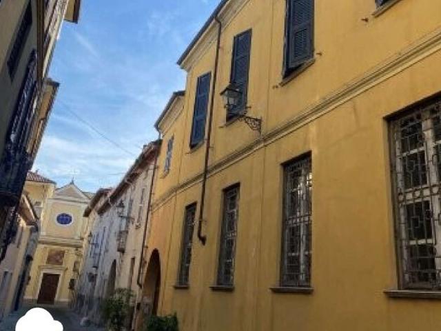 Casa indipendente con giardino in via padre michele 19, Tortona