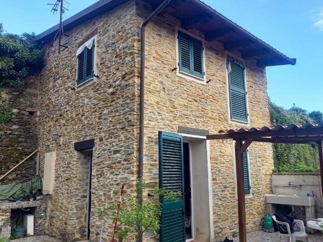 Casa indipendente con giardino in via piazza nuova snc, Casanova Lerrone