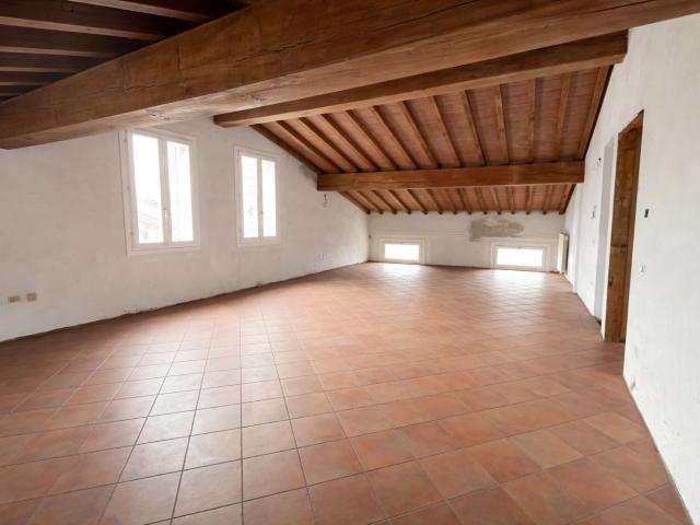 Casa indipendente con giardino in via provinciale ovest 141, Modena