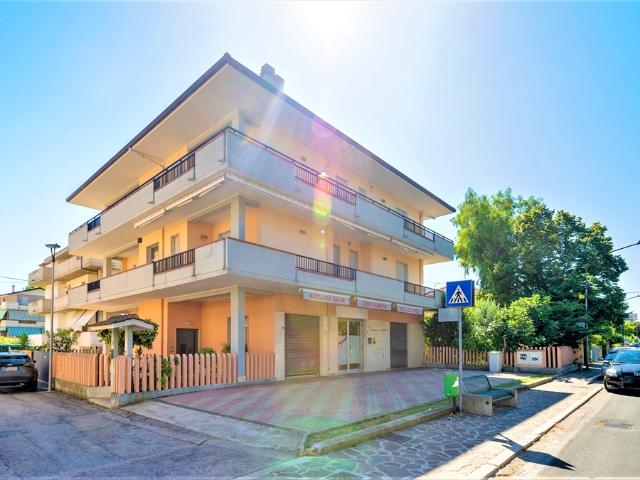 Casa indipendente con giardino in via roma 355, Silvi