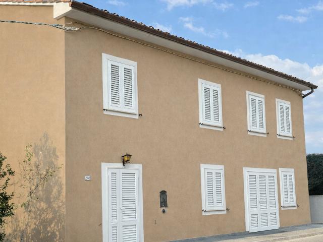 Casa indipendente con giardino, Lucca montuolo