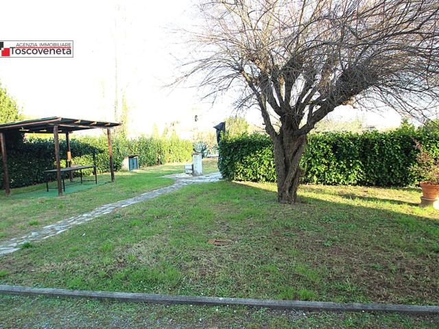 Casa indipendente con giardino, Lucca montuolo