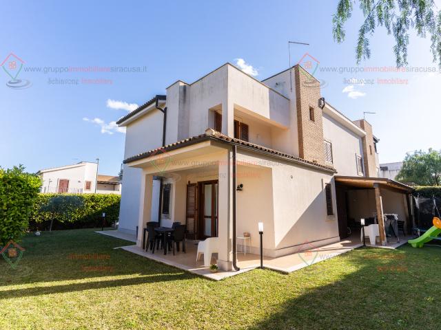 Casa indipendente con giardino, Siracusa belvedere città giardino