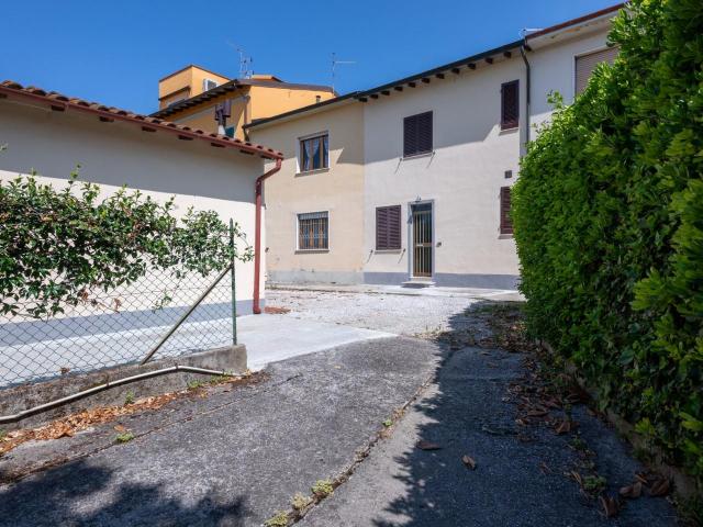 Casa indipendente con giardino, Pisa putignano no