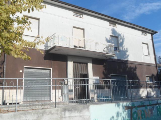 Casa indipendente con terrazzo a Torano Nuovo