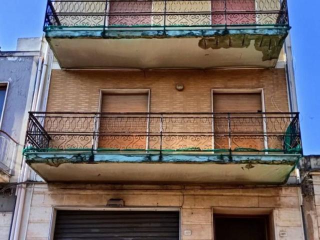 Casa indipendente con terrazzo a Floridia