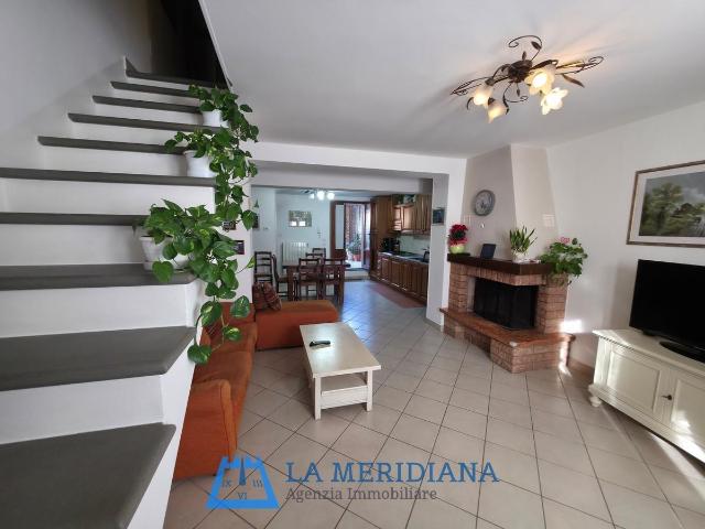 Casa indipendente con terrazzo a Lamporecchio