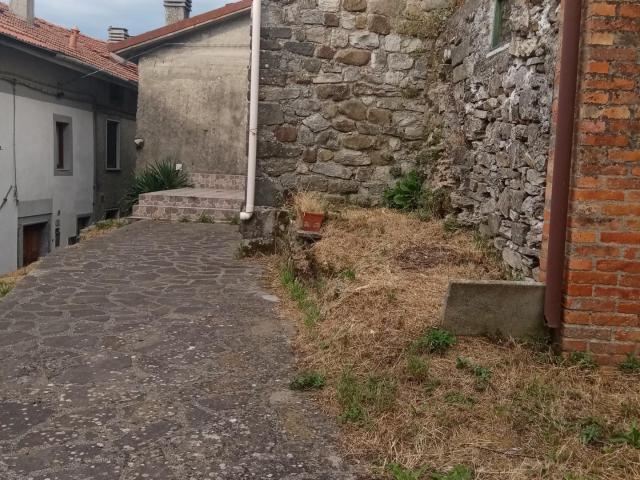 Casa indipendente con terrazzo, Fivizzano viano