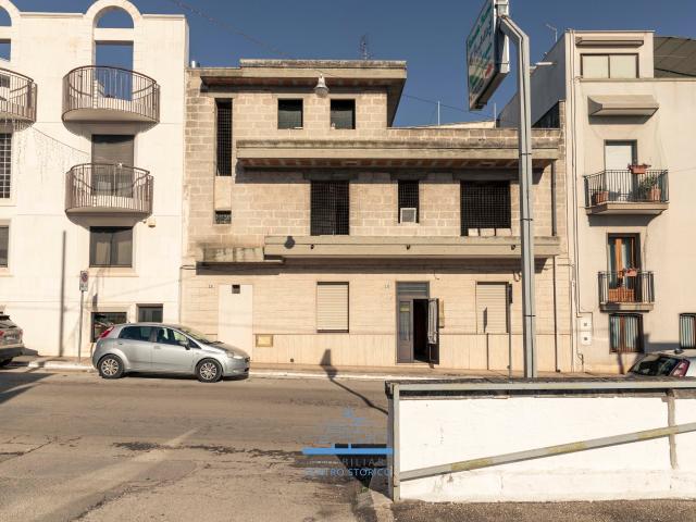 Casa indipendente con terrazzo in corso umberto i 233, Ostuni