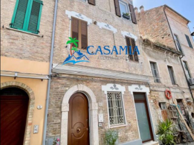 Casa indipendente con terrazzo in via volturno 42, San Benedetto del Tronto