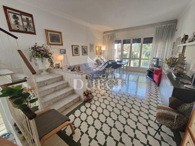 Casa indipendente con terrazzo, Viareggio don bosco