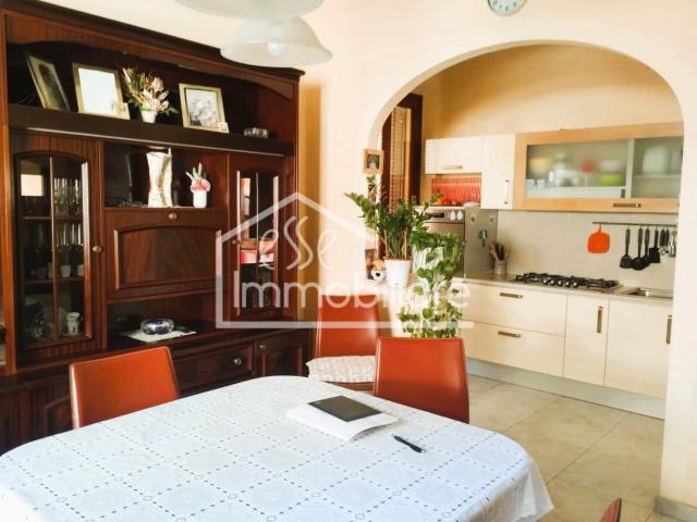 Casa indipendente con terrazzi a Empoli
