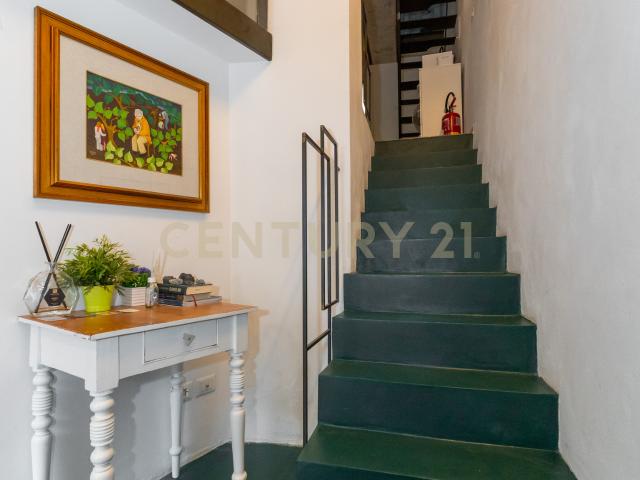 Casa indipendente con terrazzi in via della palma, Catania