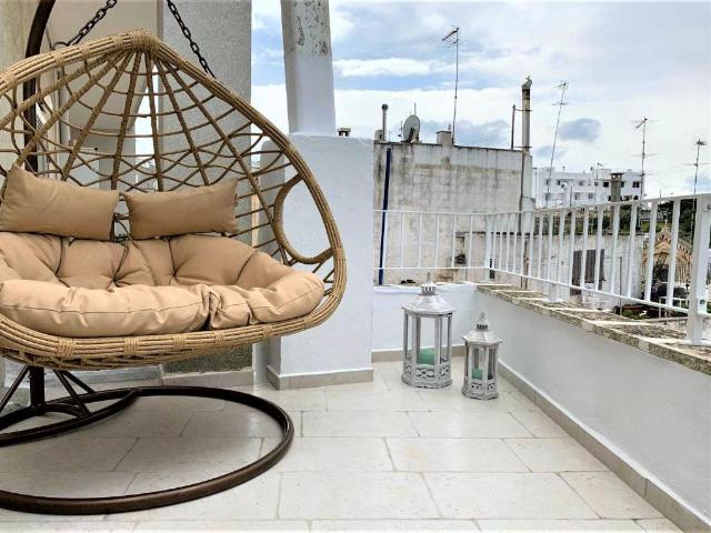 Casa indipendente con terrazzi in via roberto guiscardi, Ostuni
