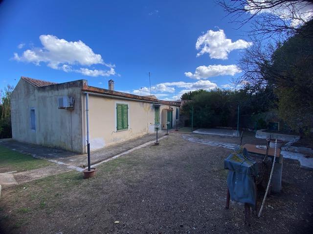 Casa indipendente con terreno edificabile 151m² La Maddalena