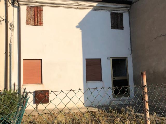 Casa indipendente da ristrutturare a Costa di Rovigo