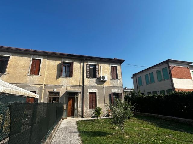 Casa indipendente da ristrutturare a Adria