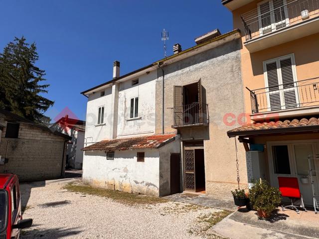 Casa indipendente da ristrutturare a Ateleta