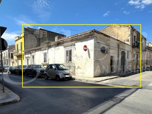 Casa indipendente da ristrutturare a Avola