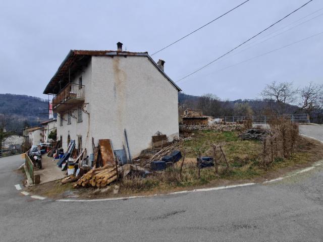 Casa indipendente da ristrutturare a Blello