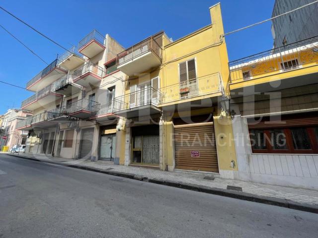 Casa indipendente da ristrutturare a Floridia