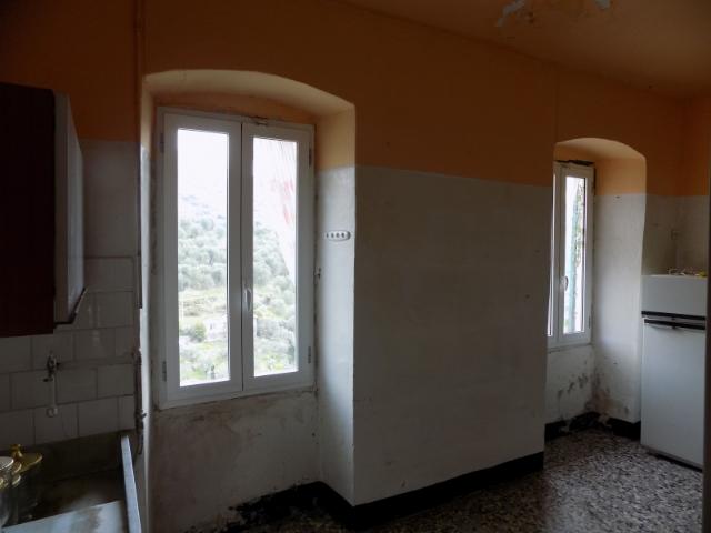 Casa indipendente da ristrutturare a Imperia