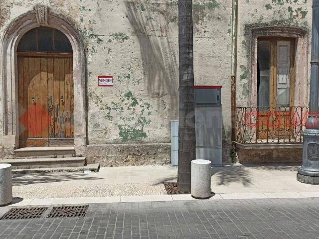 Casa indipendente da ristrutturare a Maruggio