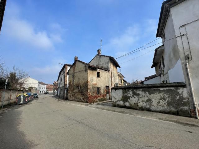 Casa indipendente da ristrutturare a Sartirana Lomellina
