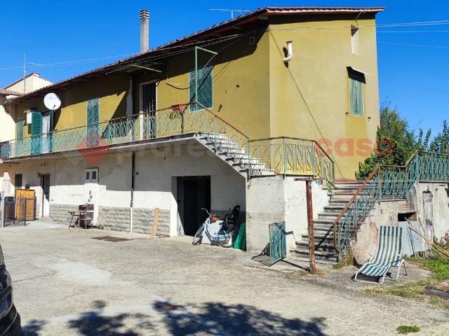 Casa indipendente da ristrutturare a Signa