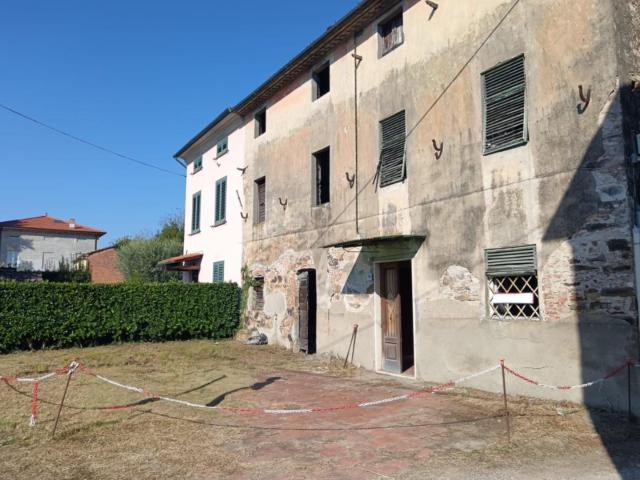Casa indipendente da ristrutturare, Capannori pieve san paolo