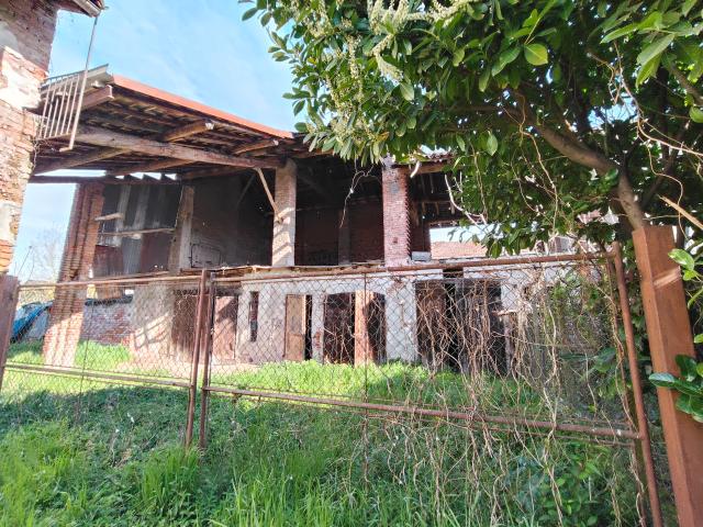 Casa indipendente da ristrutturare in centro, Pieve Porto Morone
