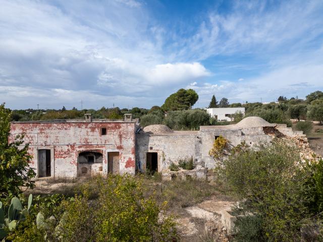 Casa indipendente da ristrutturare in contrada le camere, Ostuni