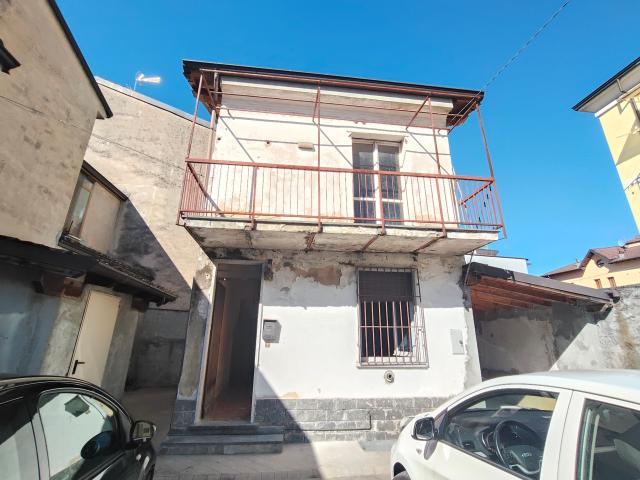 Casa indipendente da ristrutturare in corso giacomo matteotti, Castel San Giovanni