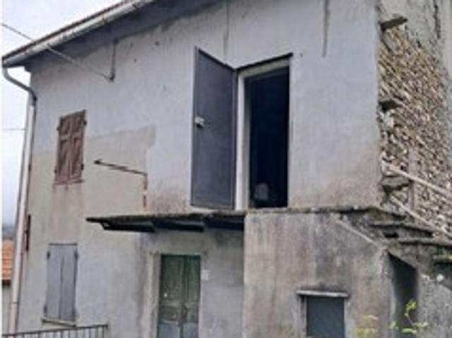 Casa indipendente da ristrutturare in località alpicella 23, Torriglia