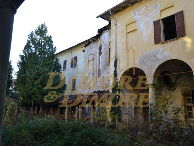 Casa indipendente da ristrutturare in via umberto, Miasino