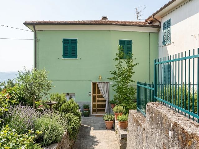 Casa indipendente da ristrutturare in via a. m. gianelli 72, Carro