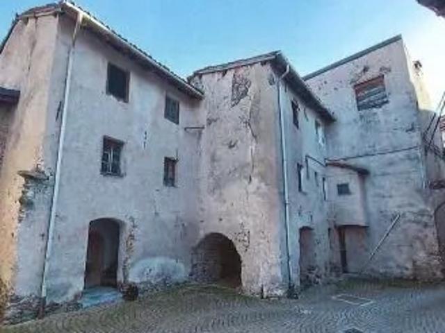 Casa indipendente da ristrutturare in via bazzano 4, Mallare