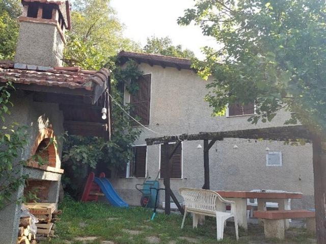 Casa indipendente da ristrutturare in via cicone 5, Tiglieto