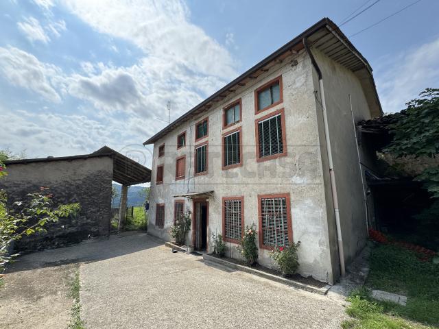 Casa indipendente da ristrutturare in via grande, Cornedo Vicentino