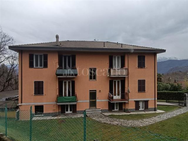 Casa Indipendente di 502 mq a Cadegliano Viconago