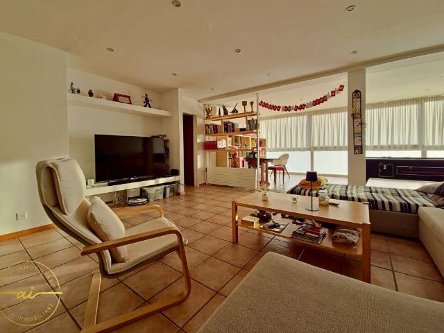 CASA INDIPENDENTE DI 5.5 LOCALI CON GIARDINO E SPAZI COMMERC