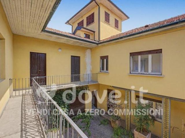 Casa indipendente di 840 m con più di 5 locali in vendita a Golasecca [rif. DV 13887]