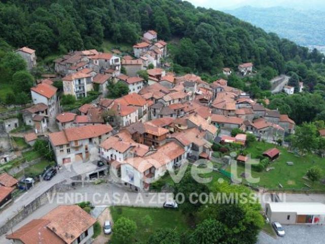 Casa indipendente di 85 m con 3 locali in vendita a Casalzuigno