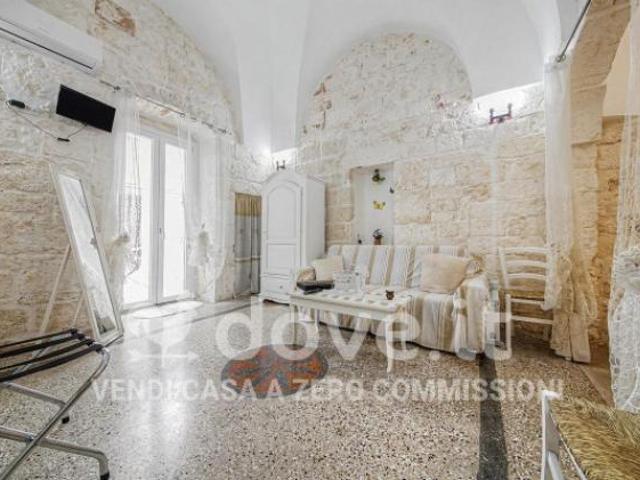 Casa indipendente di 85 m con 3 locali in vendita a Ostuni [rif. DV 12499 2]