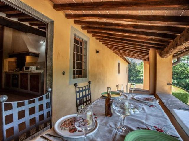 CASA INDIPENDENTE di 10 vani e di 520 mq VICCHIO rif. AAJ215