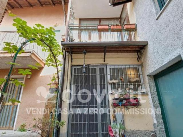 Casa indipendente di 110 m con 5 locali in vendita a Spinone al Lago