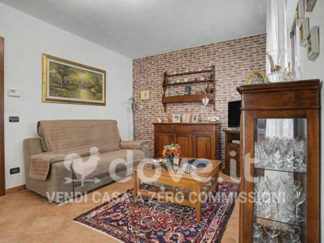 Casa indipendente di 120 m con 4 locali e box auto in vendita a Casella [rif. DV 13025]