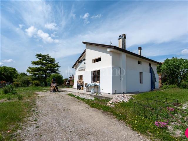 Casa Indipendente di 145 mq a Orcenico Inferiore Zoppola